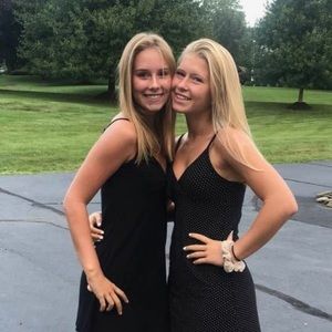 Meet your Posher, Adrienne